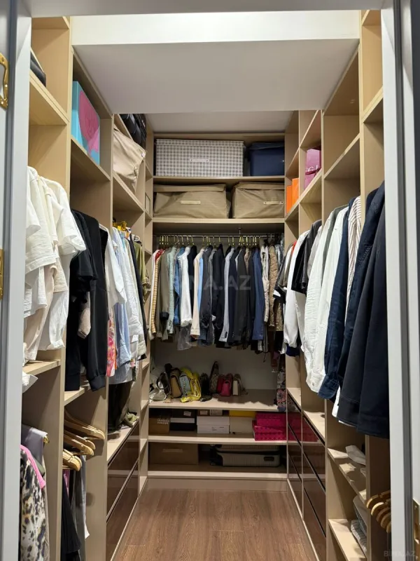 Satılır 4 otaqlı mənzil 155 m²