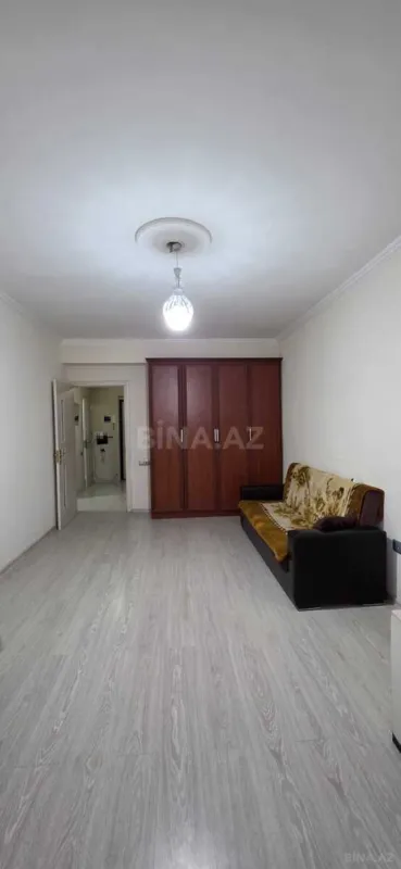 Satılır 2 otaqlı mənzil 67 m²
