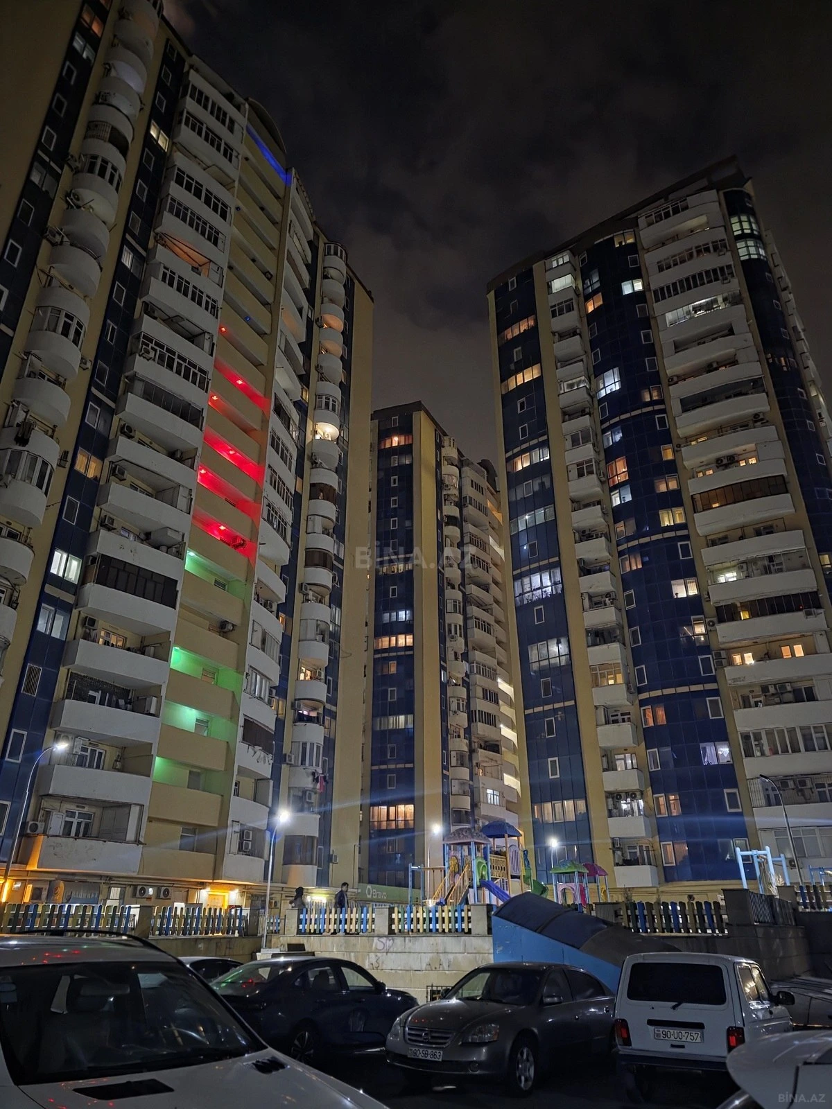 Satılır 2 otaqlı mənzil 67 m²