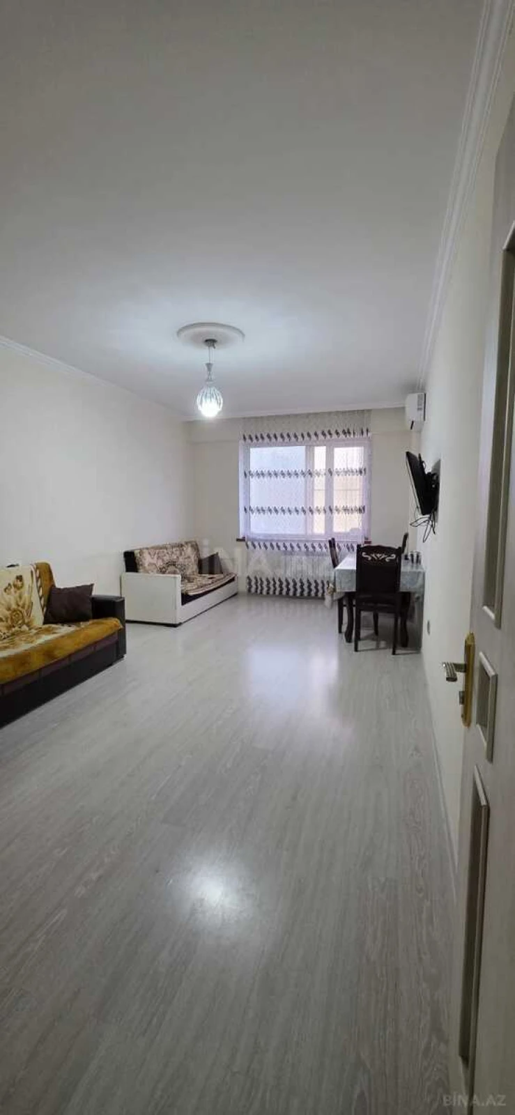 Satılır 2 otaqlı mənzil 67 m²