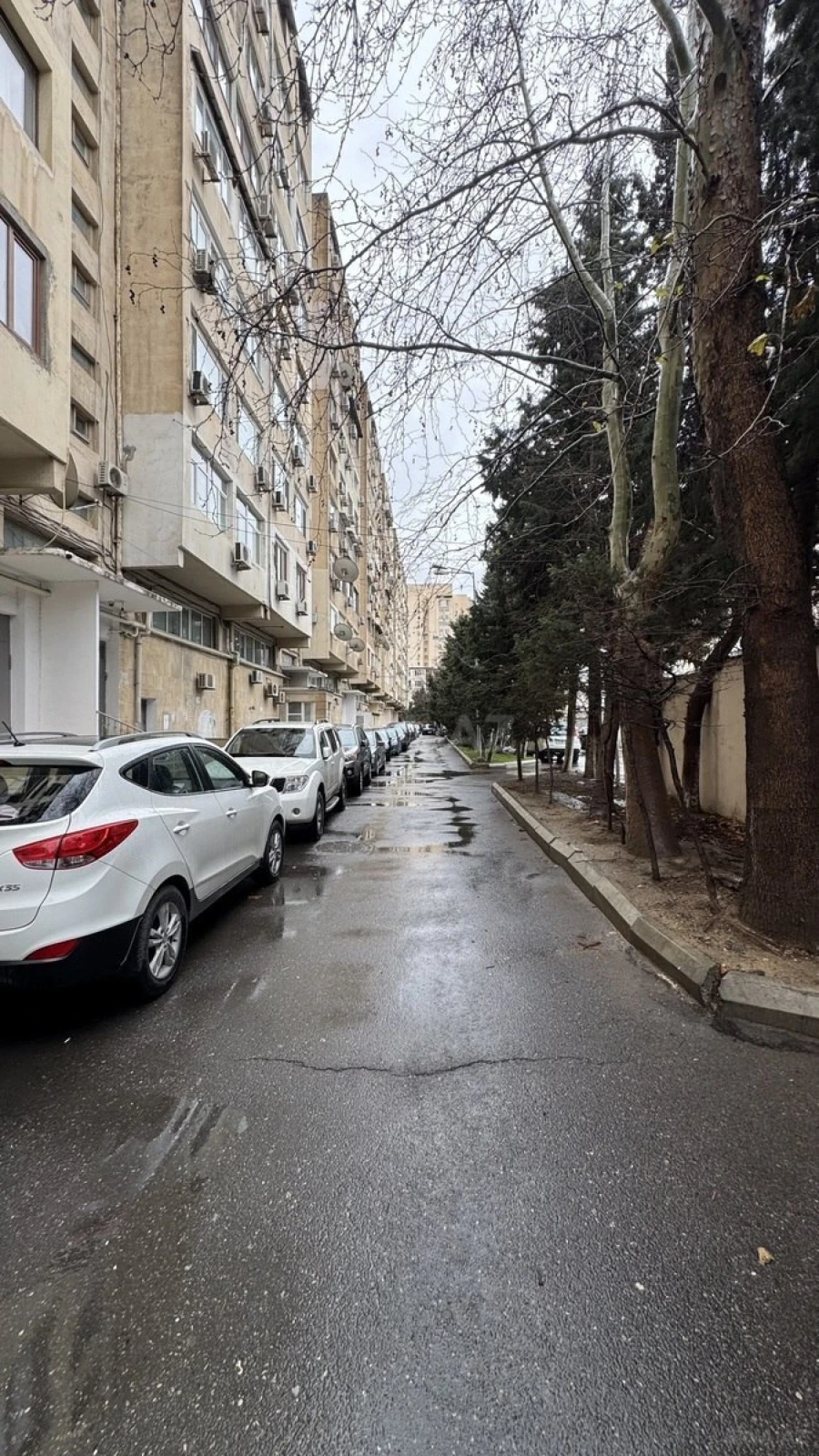 Satılır 4 otaqlı mənzil 144 m²