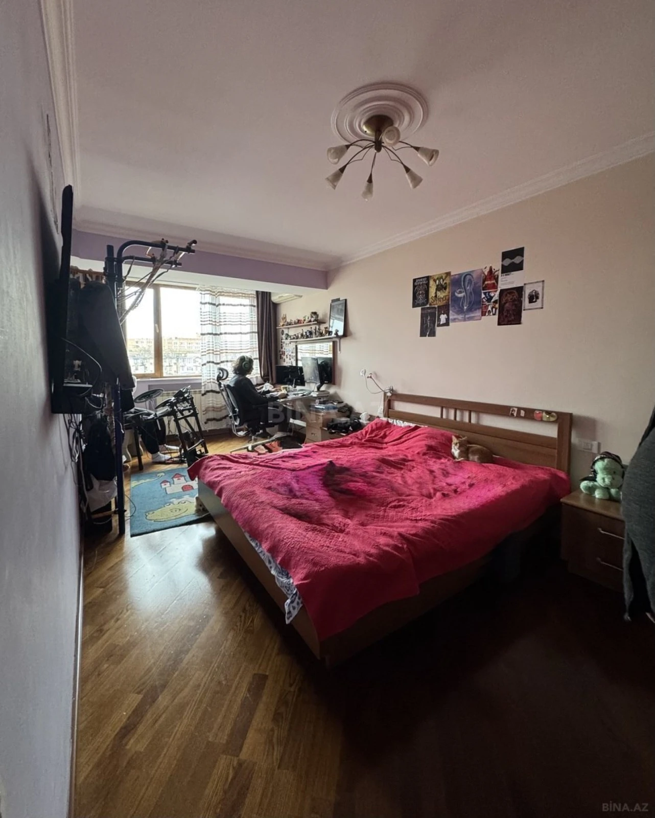 Satılır 4 otaqlı mənzil 144 m²