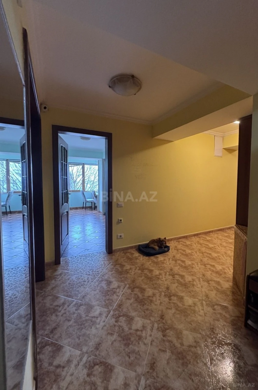 Satılır 4 otaqlı mənzil 144 m²