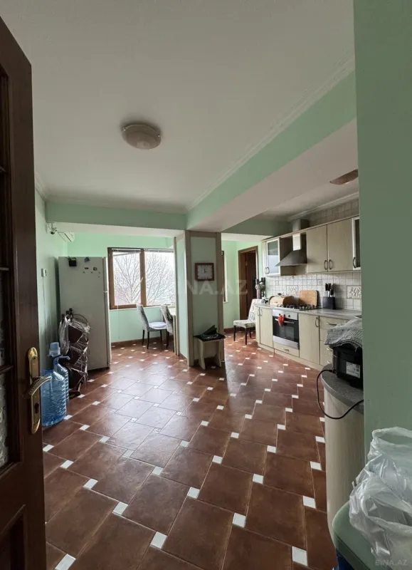 Satılır 4 otaqlı mənzil 144 m²