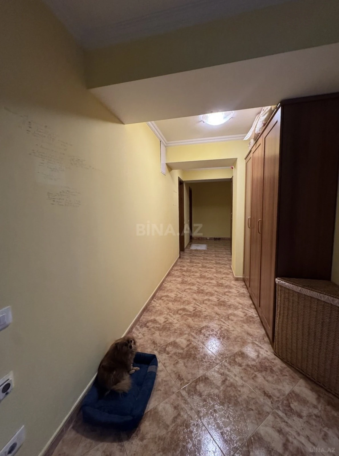 Satılır 4 otaqlı mənzil 144 m²