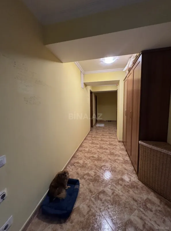 Satılır 4 otaqlı mənzil 144 m²