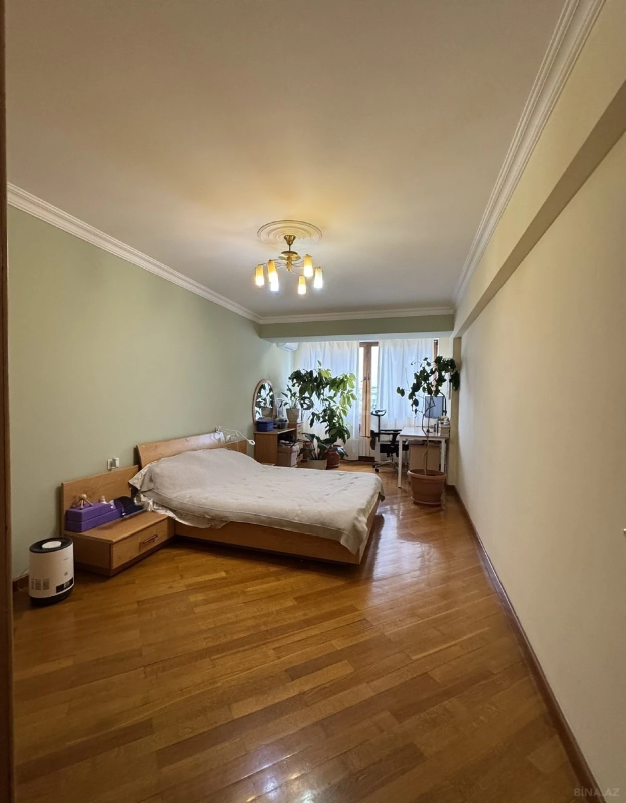 Satılır 4 otaqlı mənzil 144 m²