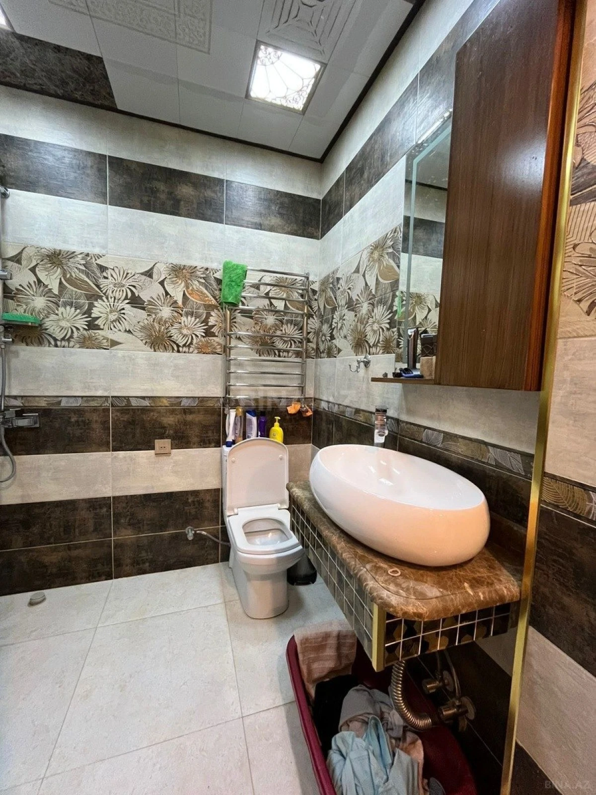 Satılır 4 otaqlı mənzil 135 m²