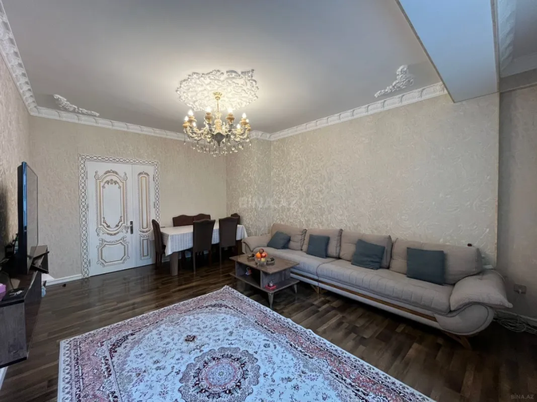 Satılır 4 otaqlı mənzil 135 m²