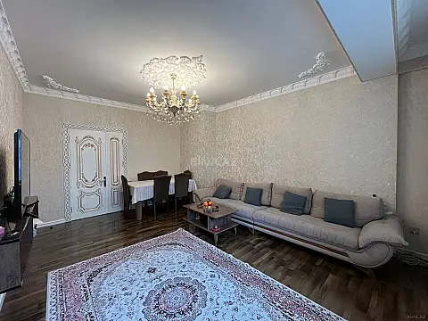 Satılır 4 otaqlı mənzil 135 m²