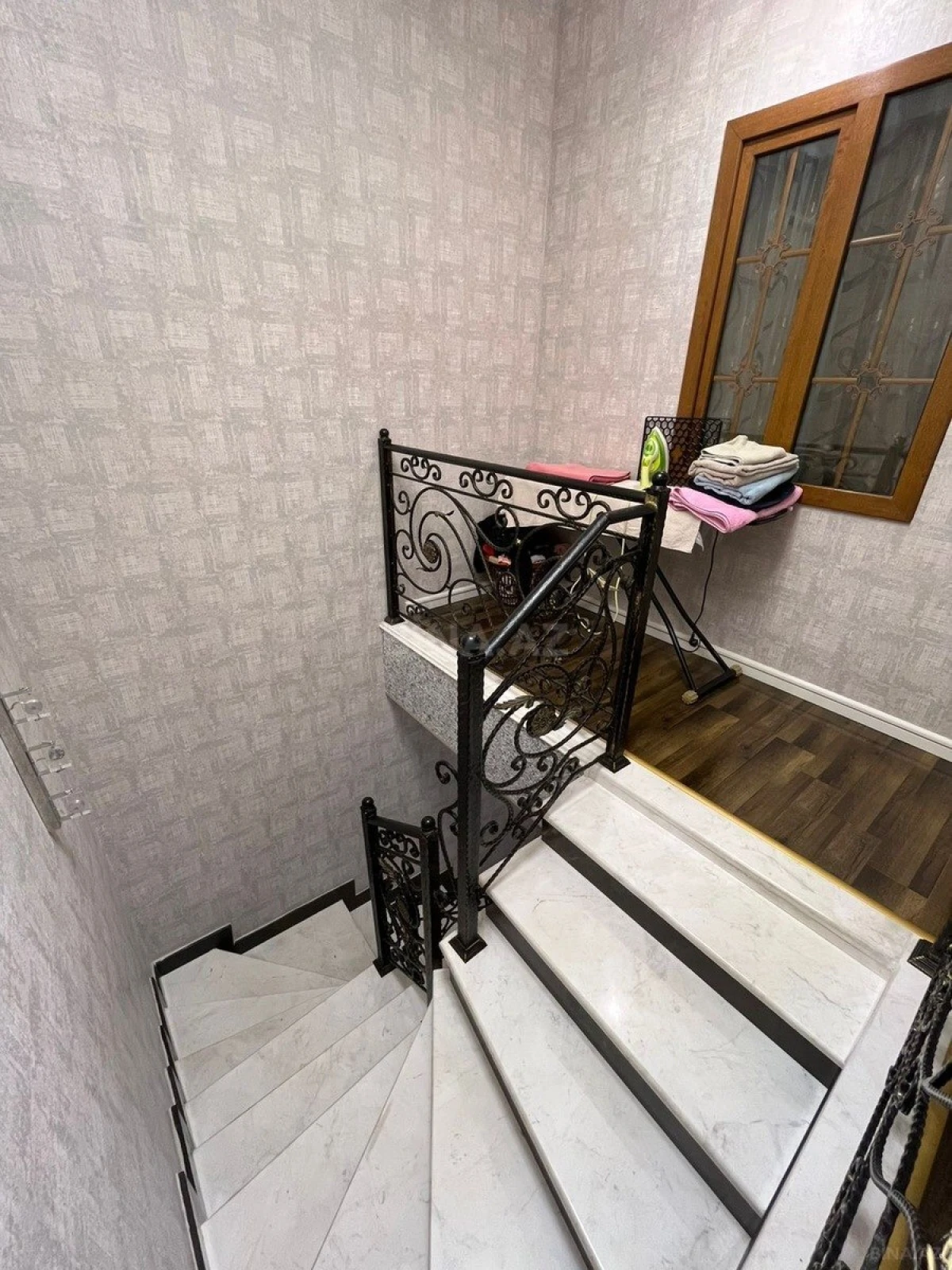 Satılır 4 otaqlı mənzil 135 m²