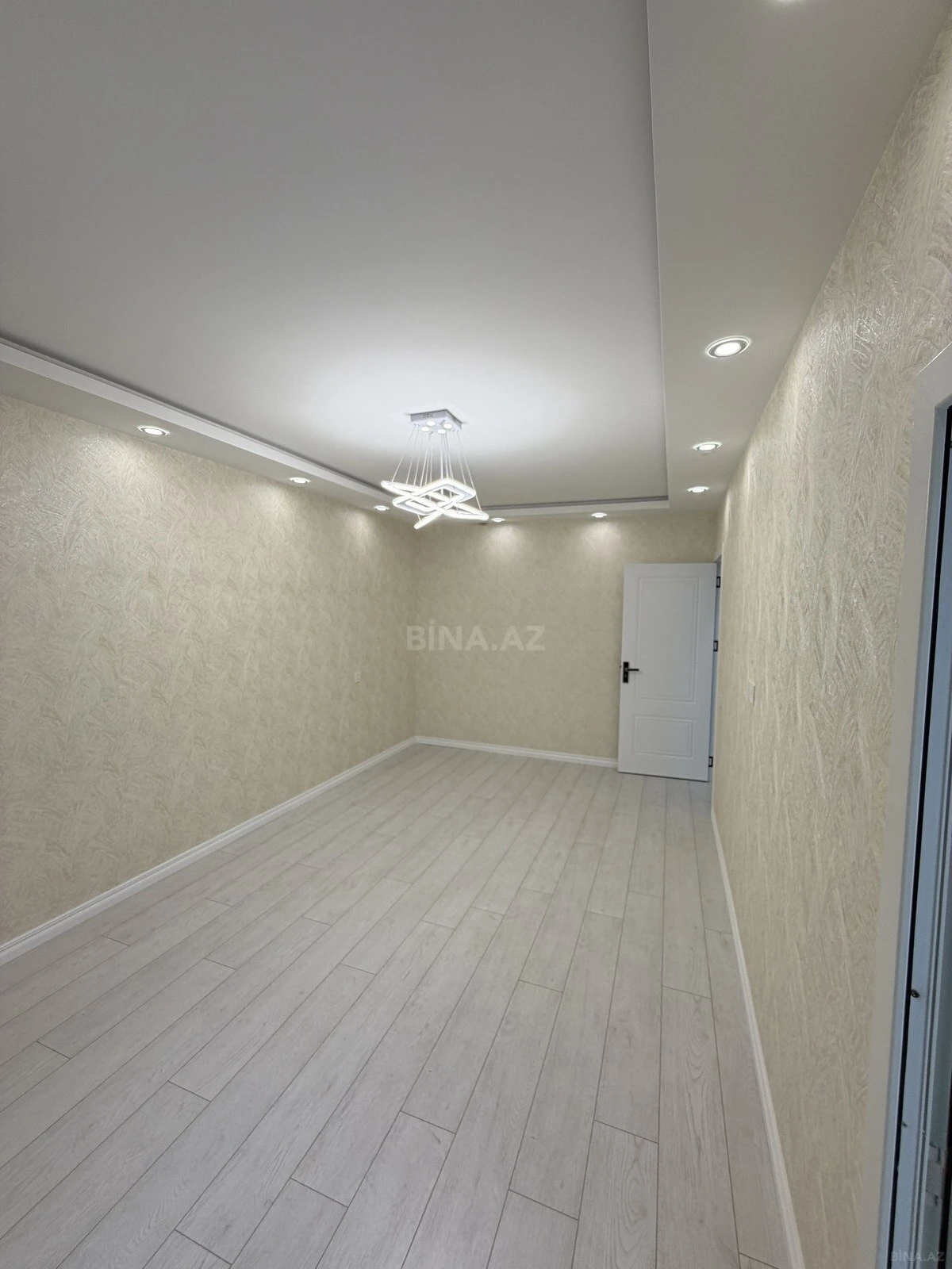 Satılır 2 otaqlı mənzil 65 m²