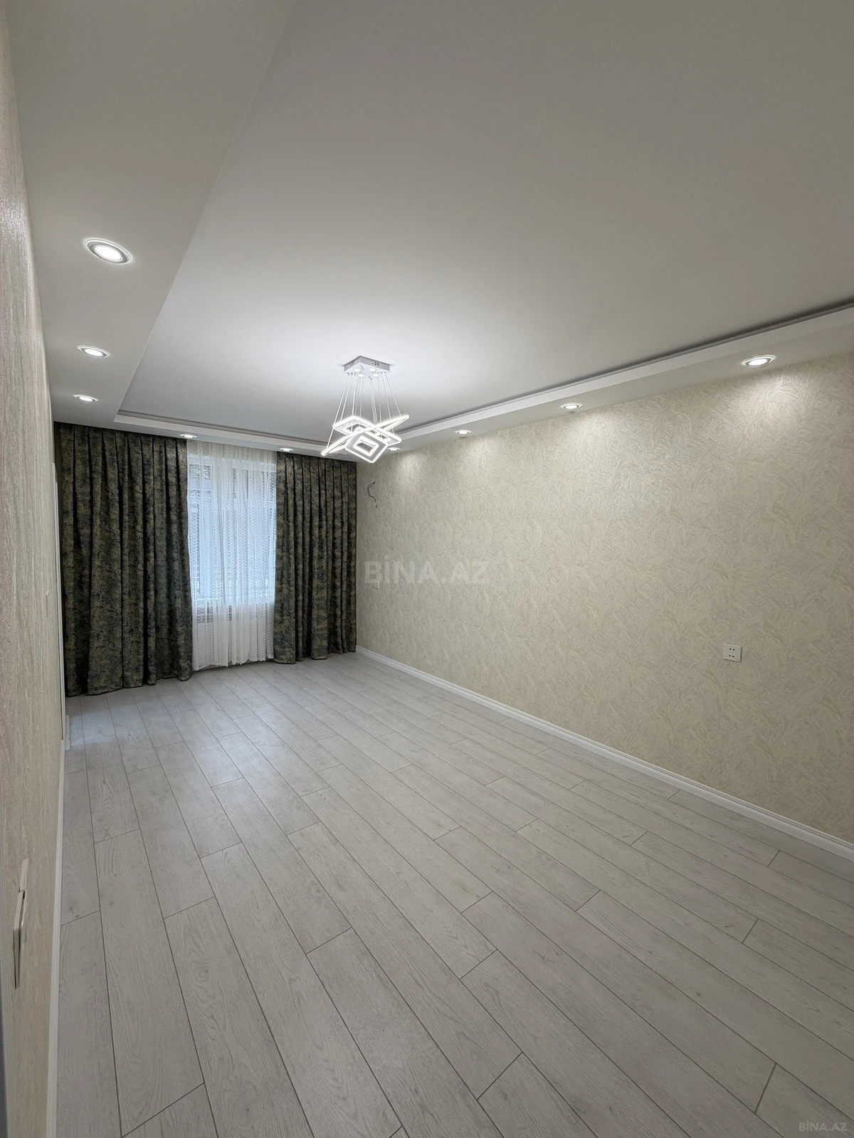 Satılır 2 otaqlı mənzil 65 m²