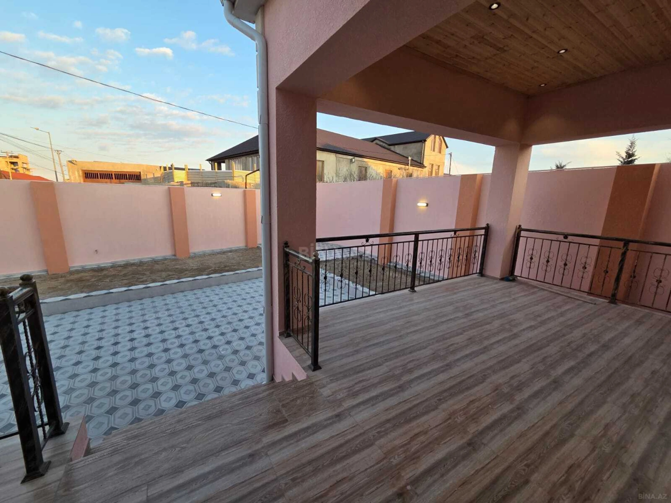Satılır 4 otaqlı həyət evi 120 m²