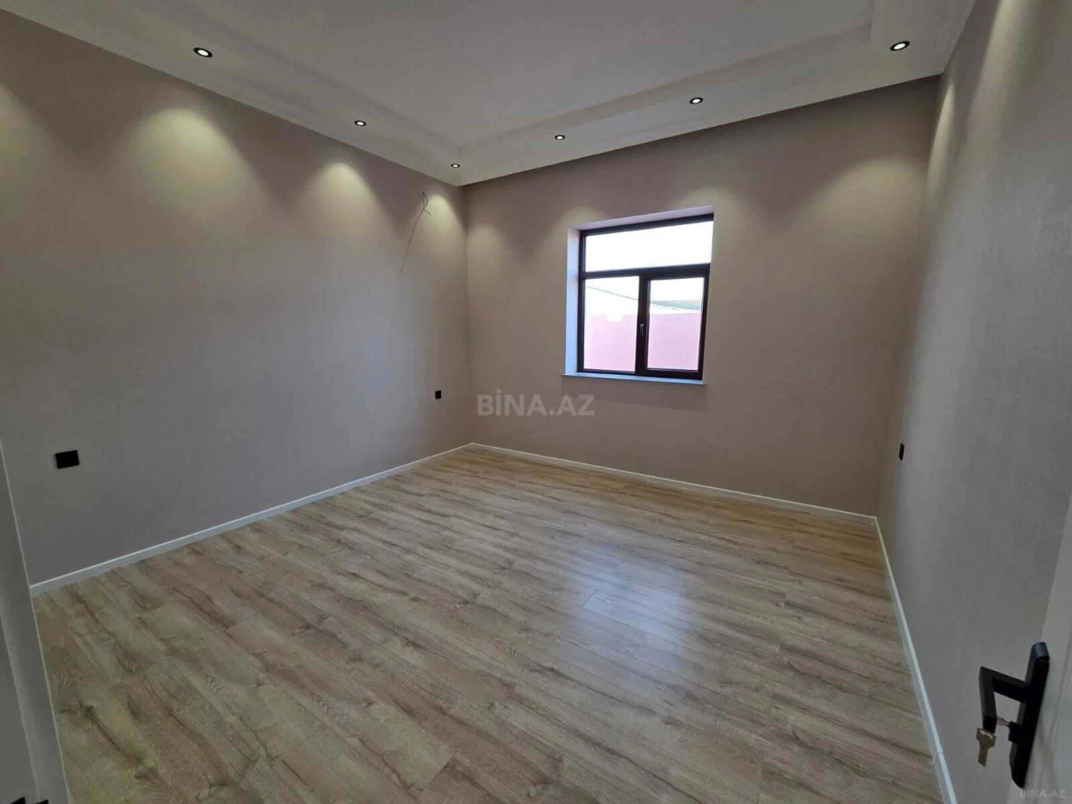 Satılır 4 otaqlı həyət evi 120 m²