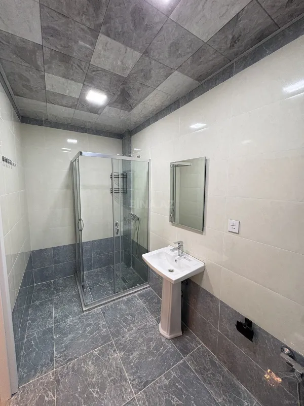 Kirayə verilir 2 otaqlı mənzil 60 m²