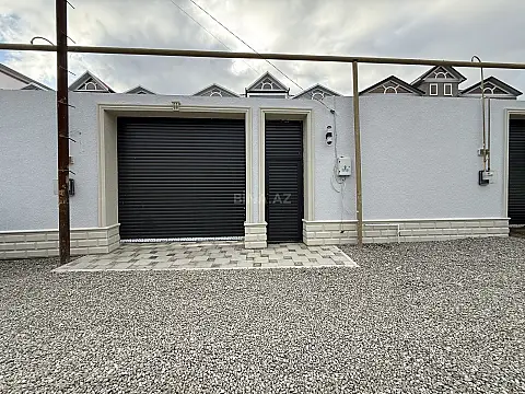 Satılır 8 otaqlı həyət evi 200 m²