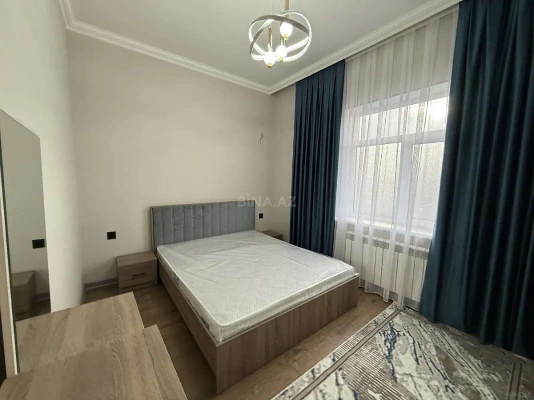 Satılır 8 otaqlı həyət evi 200 m²