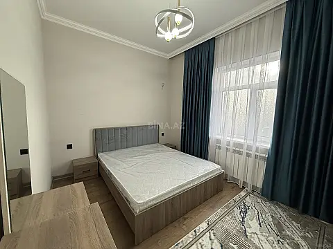 Satılır 8 otaqlı həyət evi 200 m²