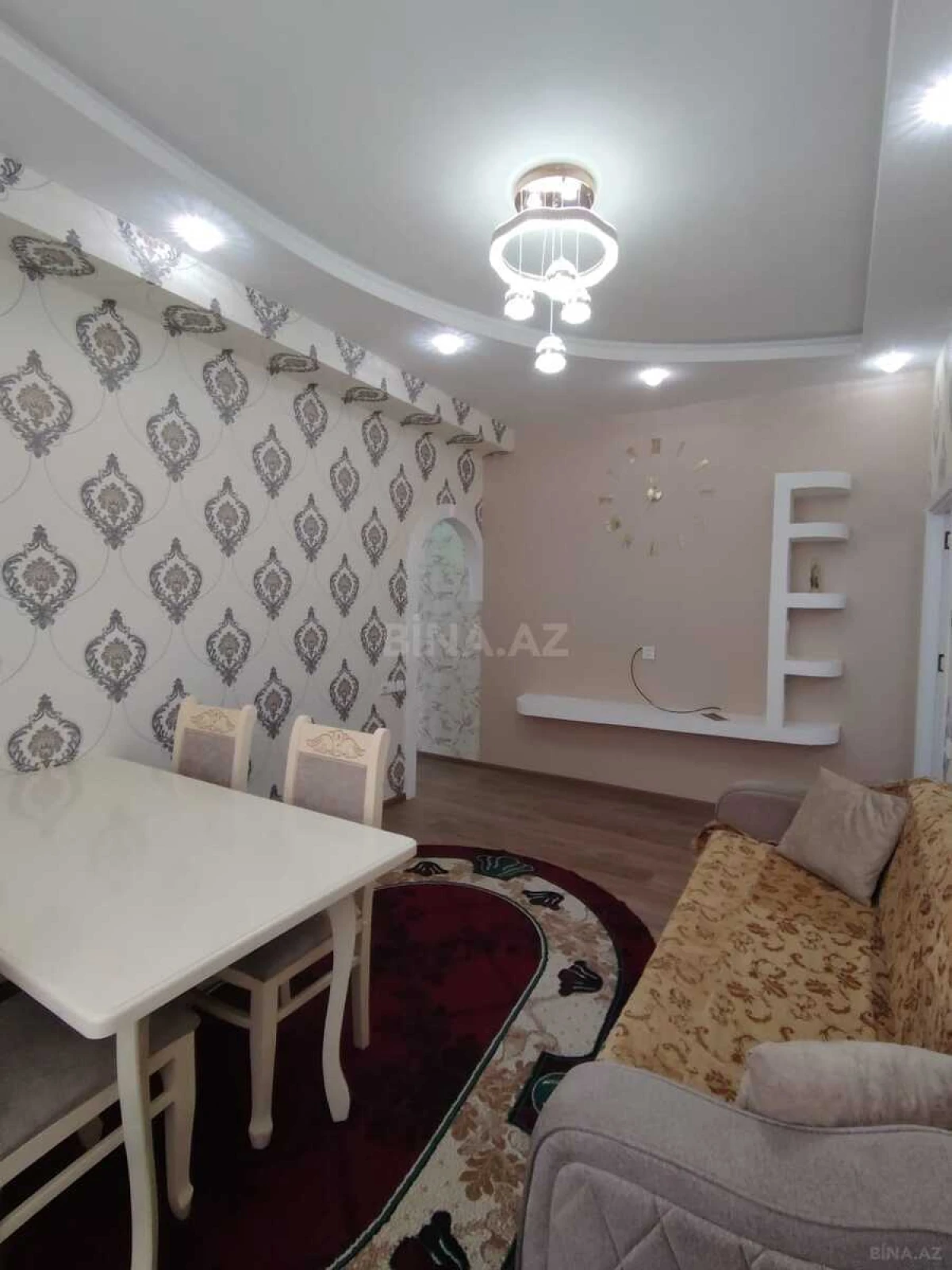 Kirayə verilir 2 otaqlı mənzil 67 m²