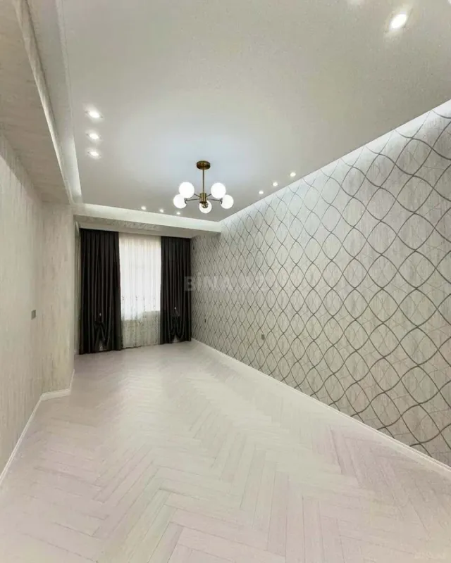 Satılır 4 otaqlı mənzil 131 m²