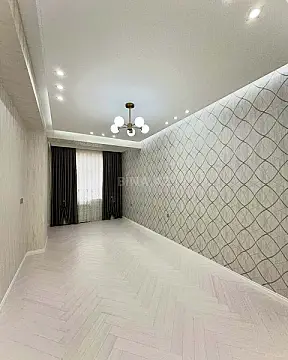 Satılır 4 otaqlı mənzil 131 m²
