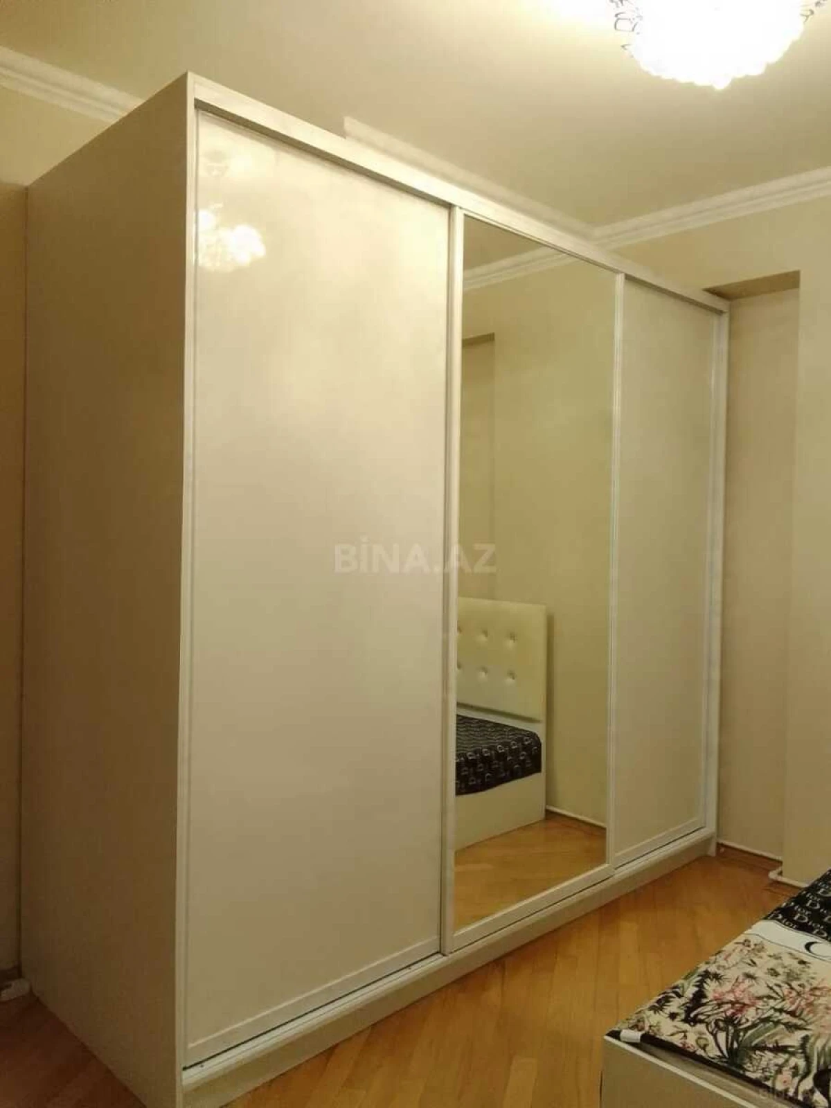 Kirayə verilir 2 otaqlı mənzil 75 m²