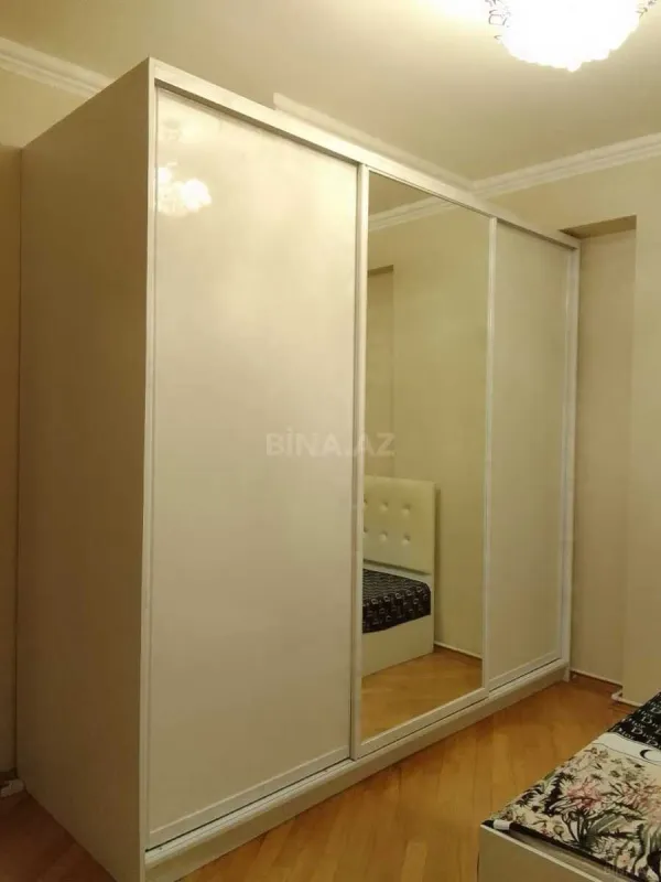 Kirayə verilir 2 otaqlı mənzil 75 m²