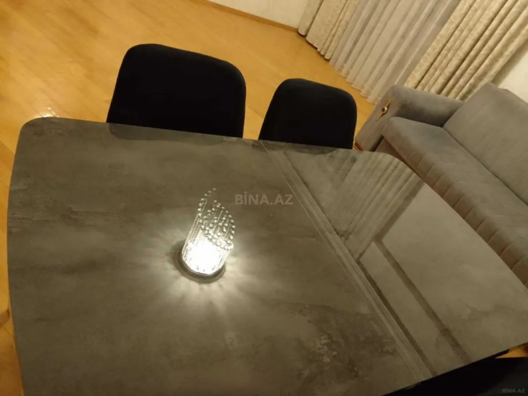 Kirayə verilir 2 otaqlı mənzil 75 m²