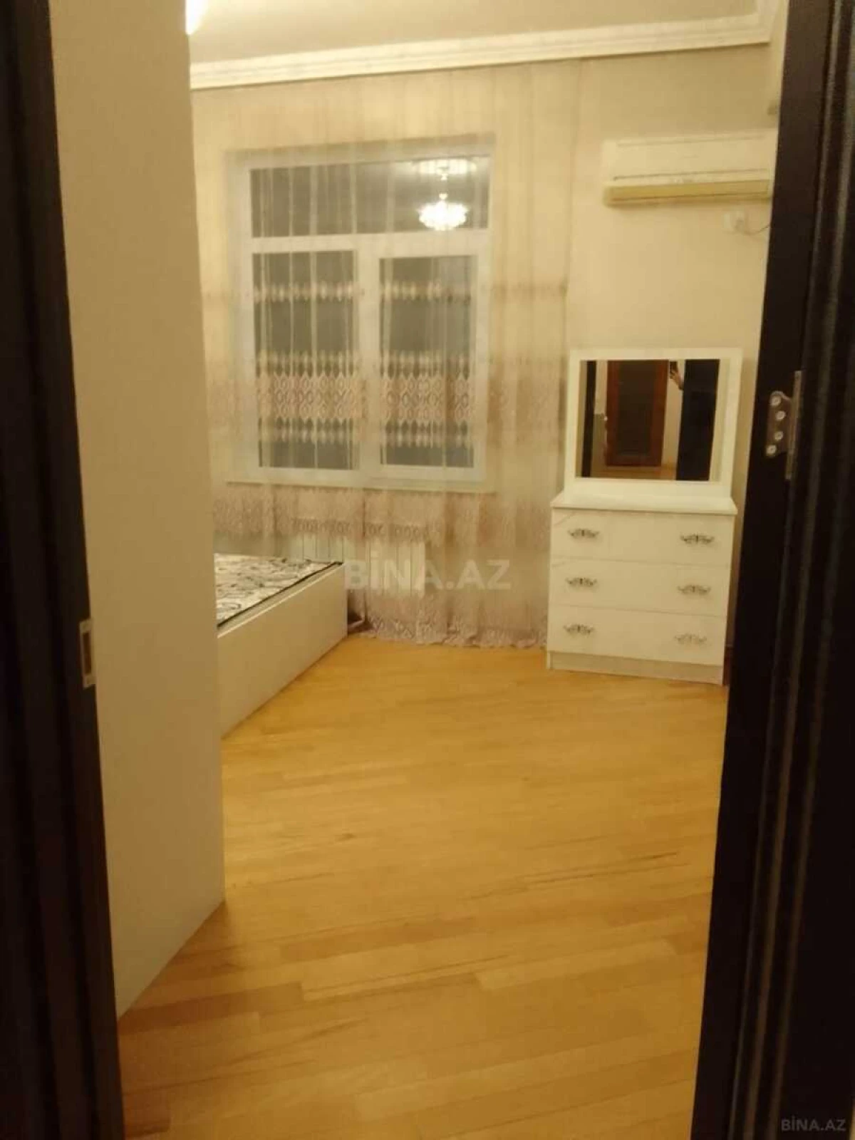 Kirayə verilir 2 otaqlı mənzil 75 m²