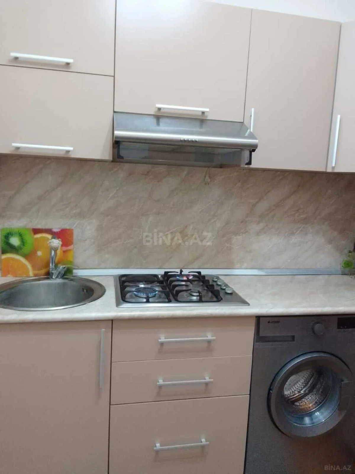 Kirayə verilir 2 otaqlı mənzil 75 m²