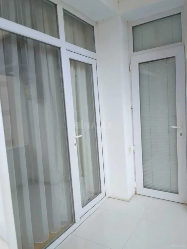 Kirayə verilir 2 otaqlı mənzil 75 m²