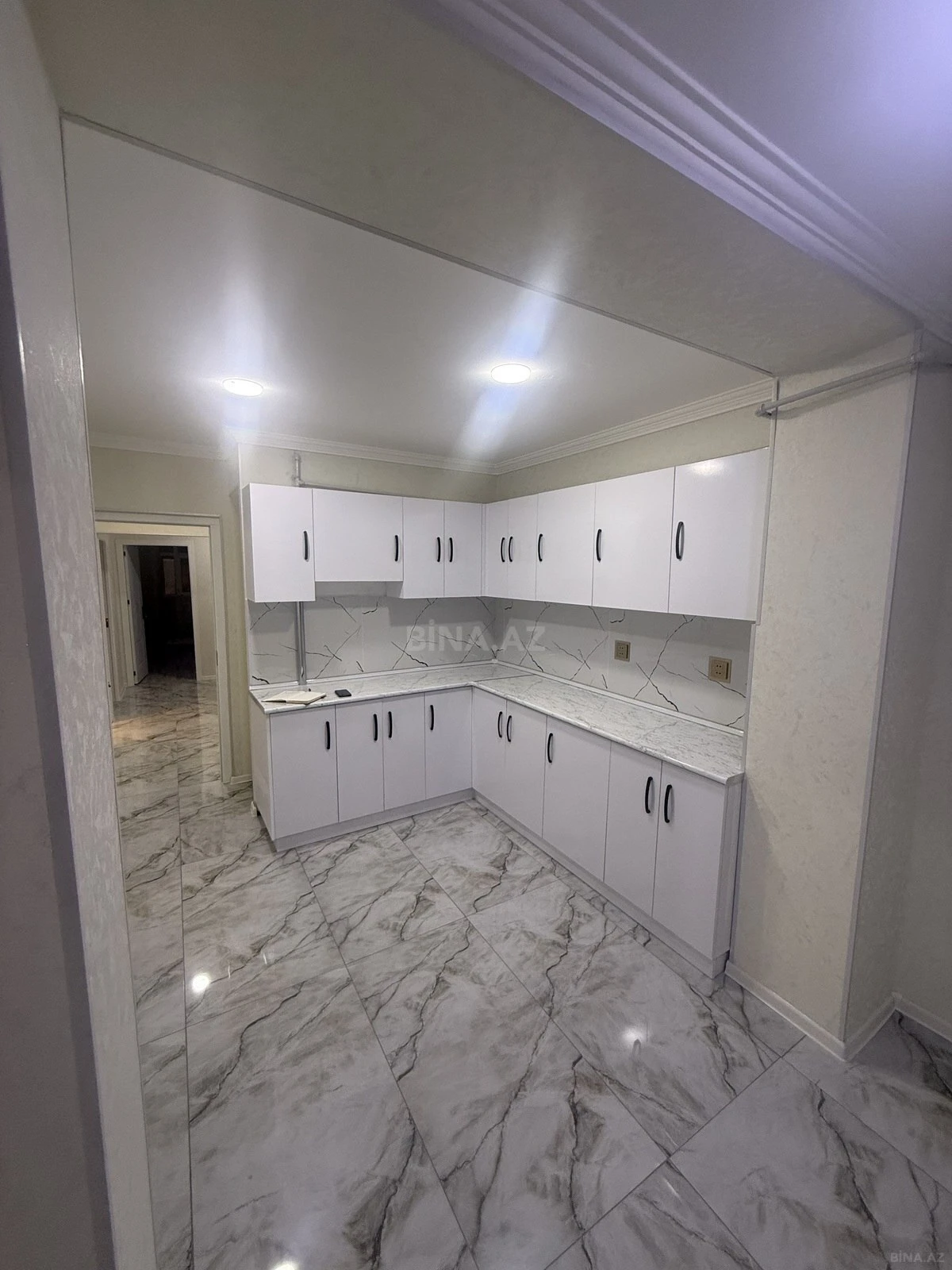 Satılır 3 otaqlı mənzil 74 m²