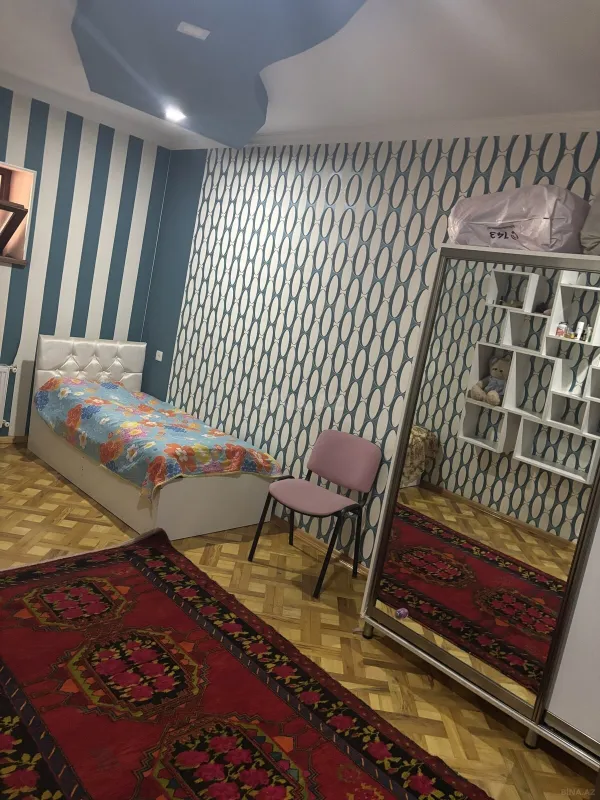 Satılır 5 otaqlı mənzil 150 m²