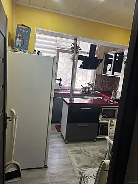 Satılır 5 otaqlı mənzil 150 m²