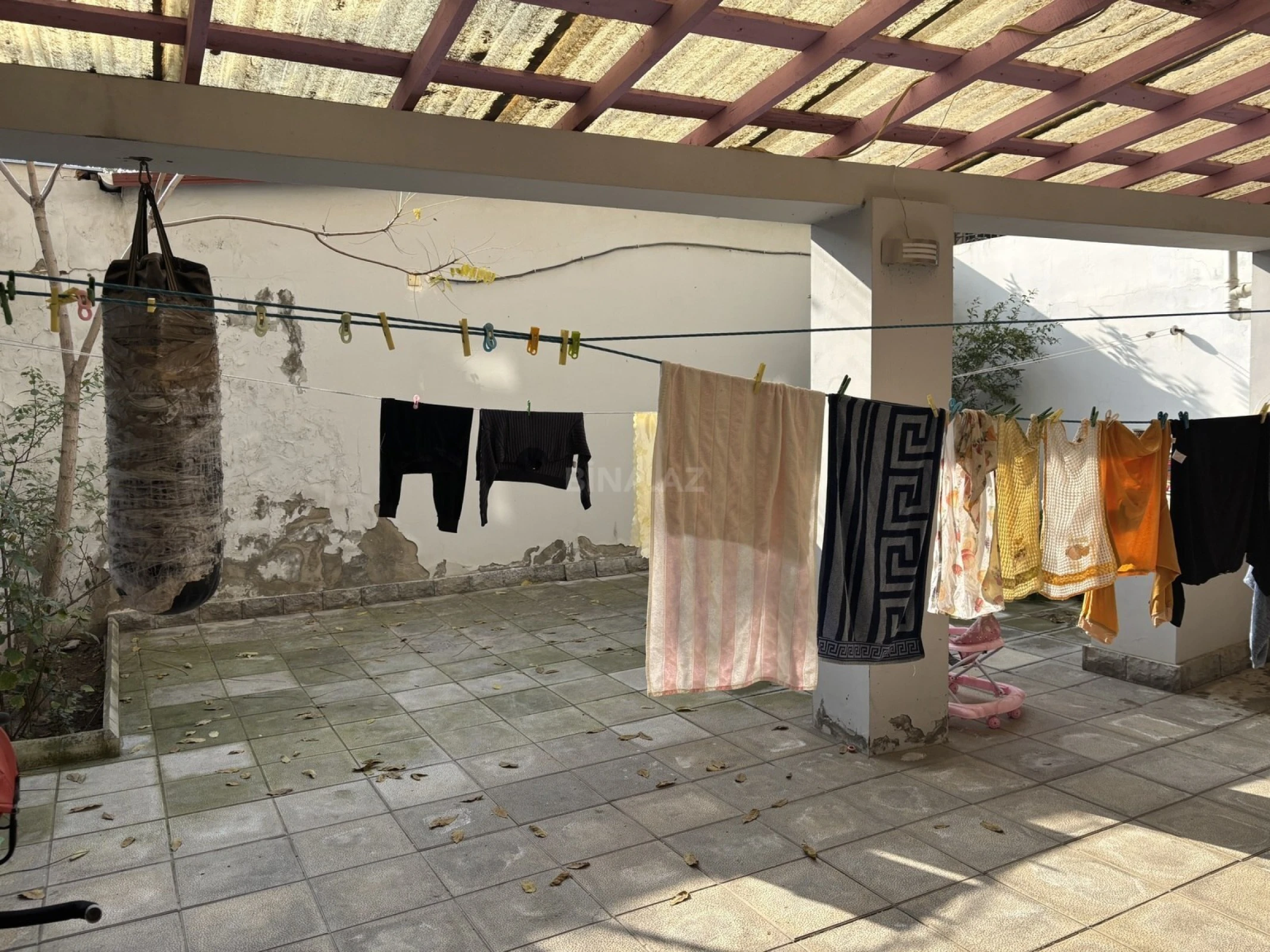 Satılır 5 otaqlı mənzil 150 m²