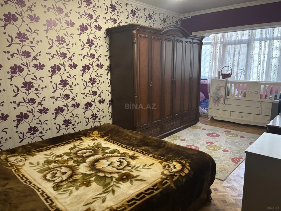 Satılır 5 otaqlı mənzil 150 m²