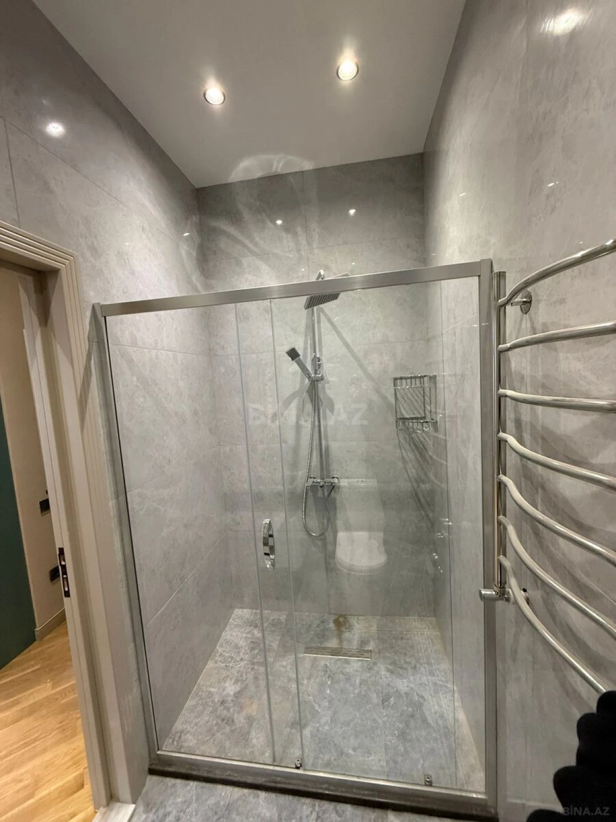 Satılır 3 otaqlı mənzil 128 m²