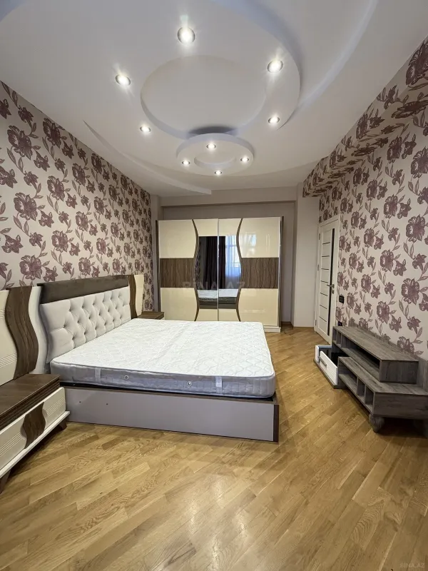 Satılır 3 otaqlı mənzil 110 m²