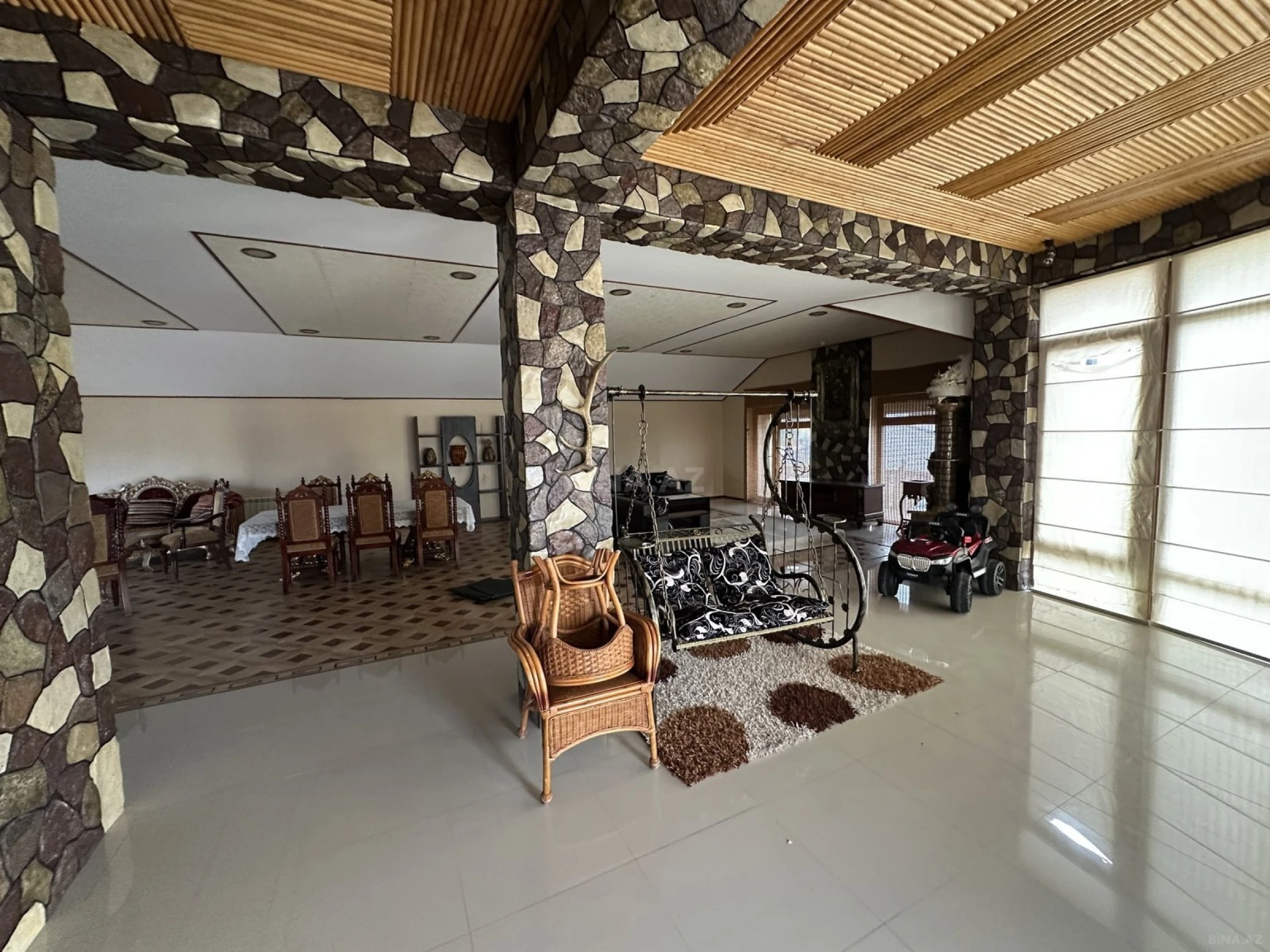 Satılır 8 otaqlı həyət evi 620 m²