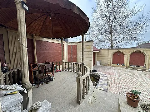 Satılır 8 otaqlı həyət evi 620 m²