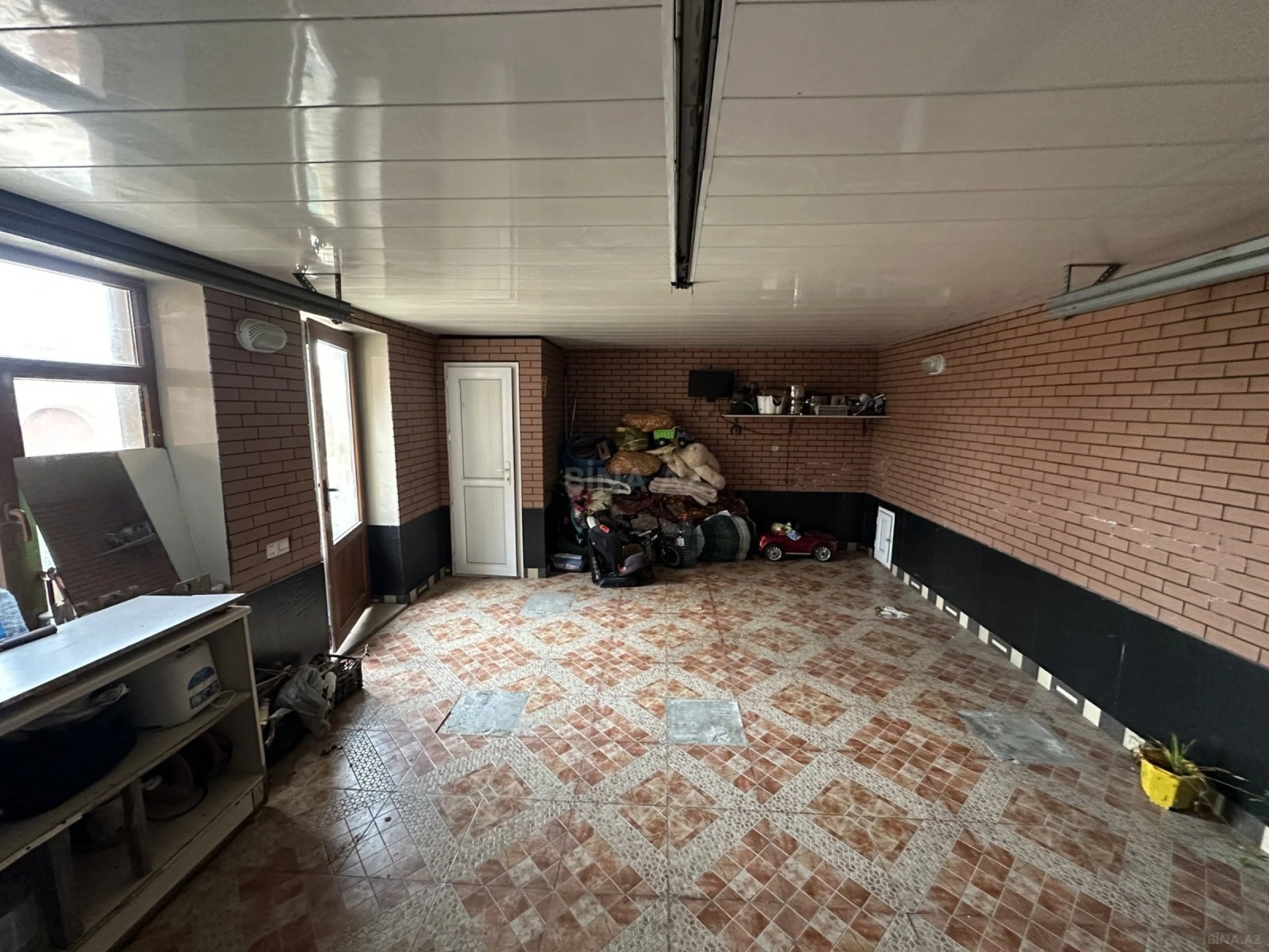 Satılır 8 otaqlı həyət evi 620 m²