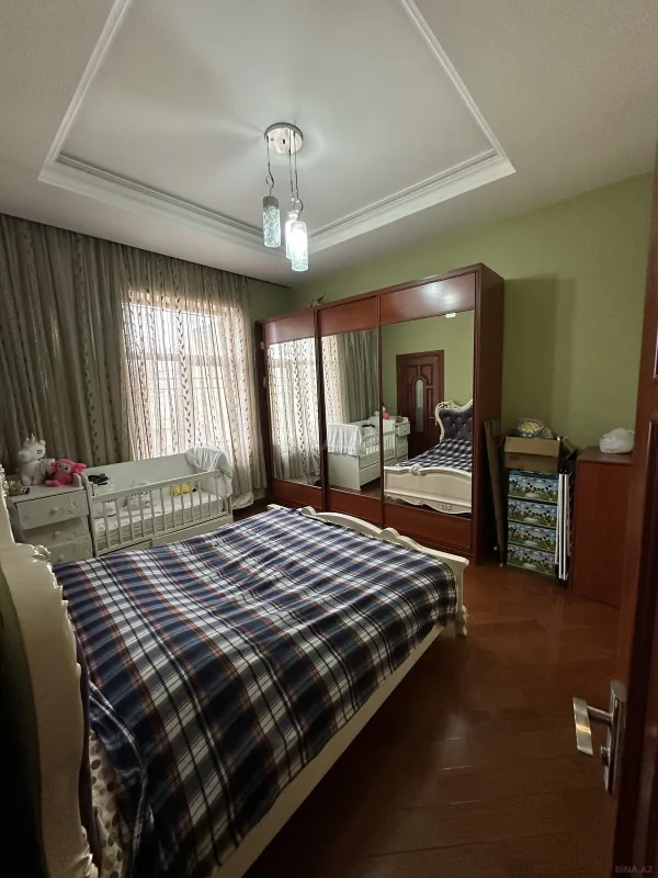 Satılır 8 otaqlı həyət evi 620 m²