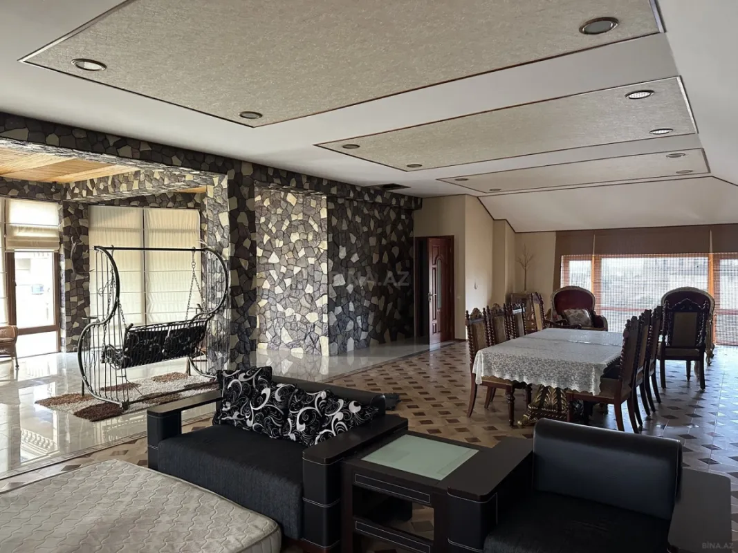 Satılır 8 otaqlı həyət evi 620 m²
