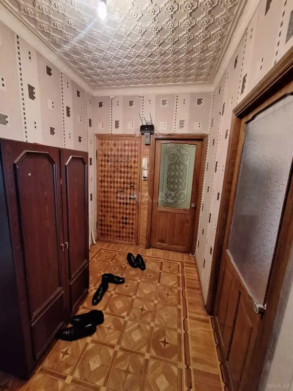 Satılır 4 otaqlı mənzil 110 m²