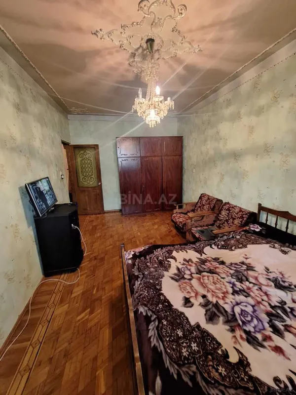 Satılır 4 otaqlı mənzil 110 m²