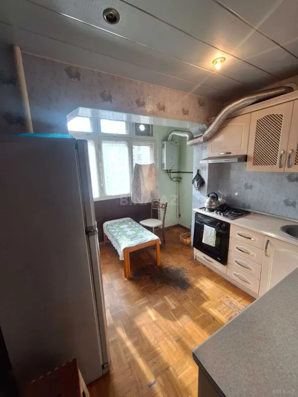 Satılır 4 otaqlı mənzil 110 m²