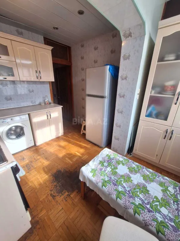 Satılır 4 otaqlı mənzil 110 m²