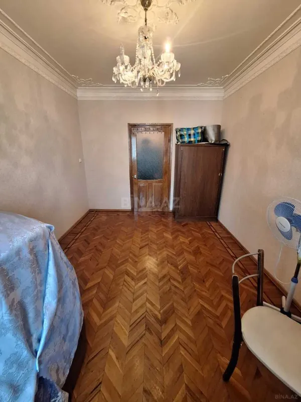 Satılır 4 otaqlı mənzil 110 m²