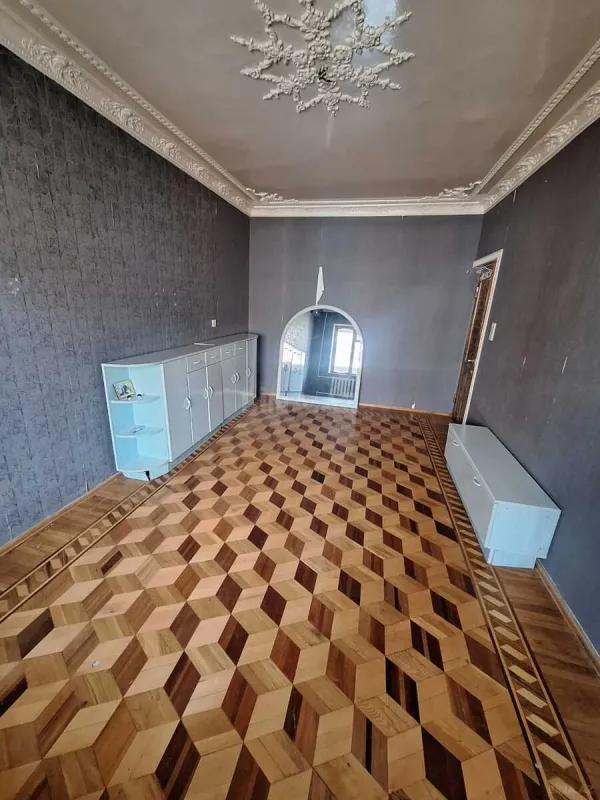 Satılır 4 otaqlı mənzil 110 m²